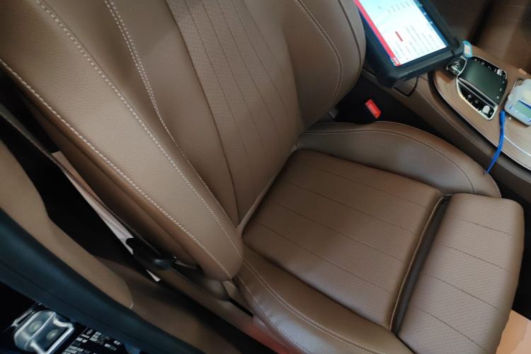 Used Mercedes-Benz E-Class 2022 Second Facelift E 300 L Luxury Edition Right Front Seat