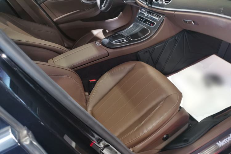 Used Mercedes-Benz E-Class 2022 Revised Version E 300 L Luxury Edition Right Front Seat
