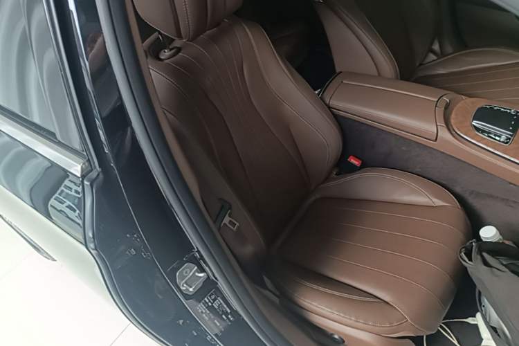 Used Mercedes-Benz E-Class 2022 Revised Version E 300 L Fashion Edition Right Front Seat