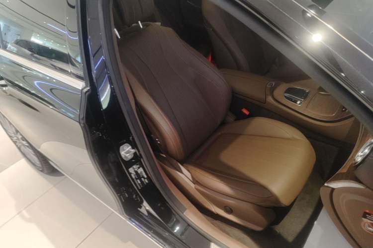 Used Mercedes-Benz E-Class 2022 Revised Version E 300 L Fashion Edition Right Front Seat