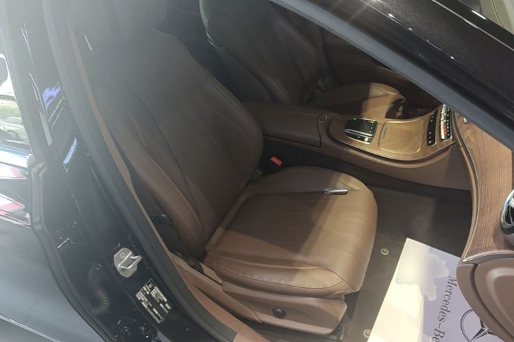 Used Mercedes-Benz E-Class 2022 Revised Version E 300 L Fashion Edition Right Front Seat