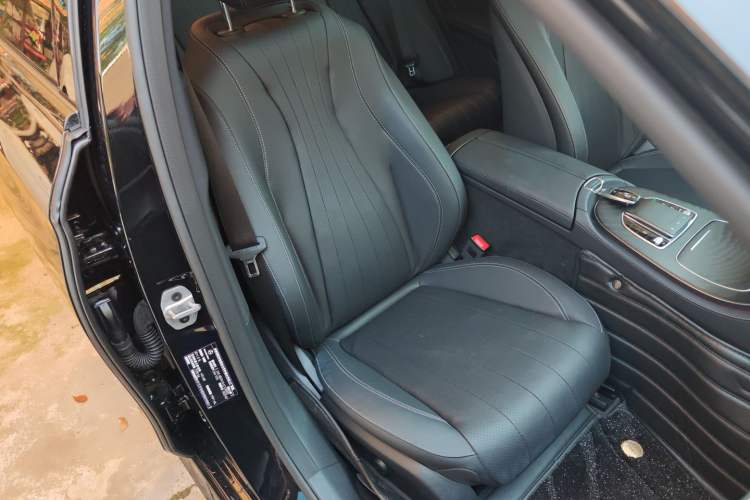 Used Mercedes-Benz E-Class 2022 E 260 Stylish Sports Edition Right Front Seat