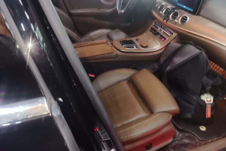 Used Mercedes-Benz E-Class 2022 Second Facelift E 300 L Fashion Edition Right Front Seat