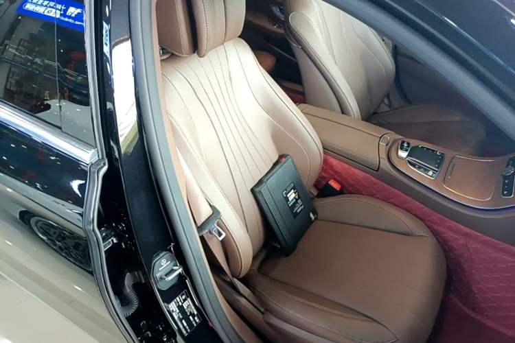 Used Mercedes-Benz E-Class 2022 Revised Version E 300 L Luxury Edition Right Front Seat