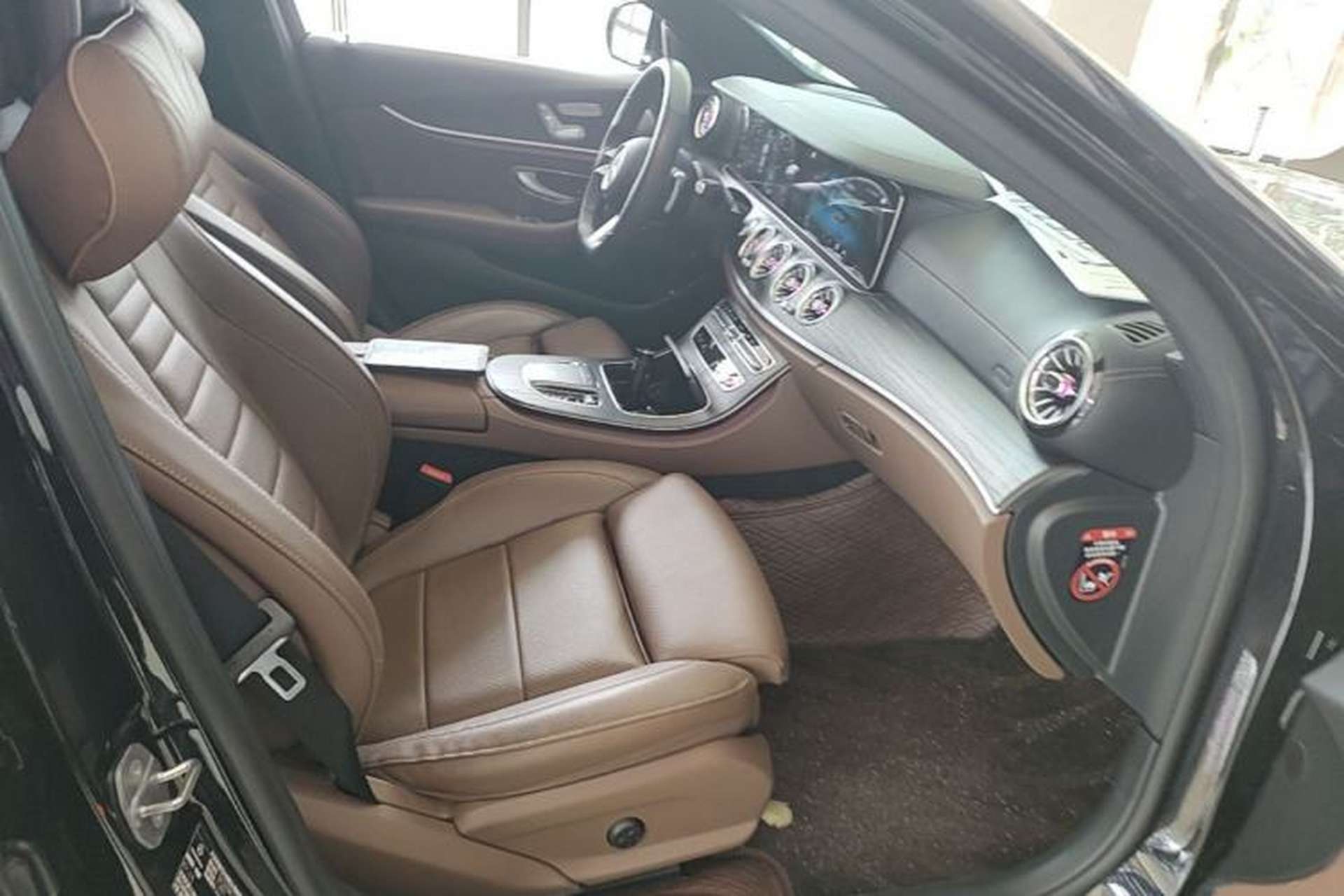 Used Mercedes-Benz E-Class 2022 Second Facelift E 300 L Sporty and Stylish Edition Right Front Seat