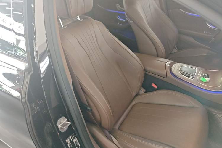 Used Mercedes-Benz E-Class 2022 E 300 L Luxury Model Right Front Seat