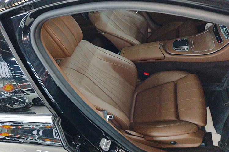 Used Mercedes-Benz E-Class 2022 Updated E 300 L Stylish Edition Right Front Seat