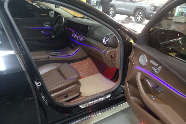 Used Mercedes-Benz E-Class 2022 Updated E 300 L Luxury Edition Right Front Seat