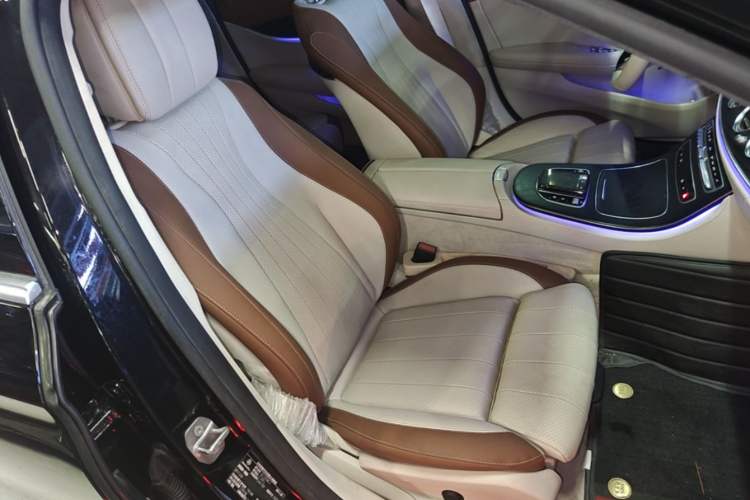 Used Mercedes-Benz E-Class 2022 Second Facelift E 300 L Luxury Edition Right Front Seat