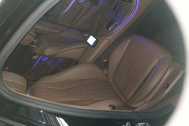Used Mercedes-Benz E-Class 2022 E 300 L Luxury Model Right Front Seat