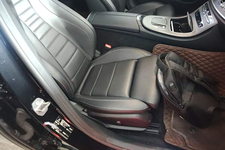 Used Mercedes-Benz E-Class 2022 Second Facelift E 300 L Sporty and Stylish Edition Right Front Seat