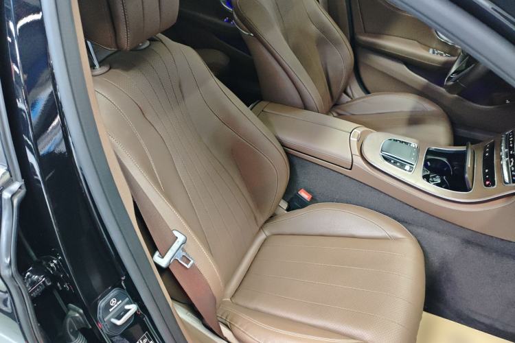 Used Mercedes-Benz E-Class 2022 Revised Version E 300 L Luxury Edition Right Front Seat