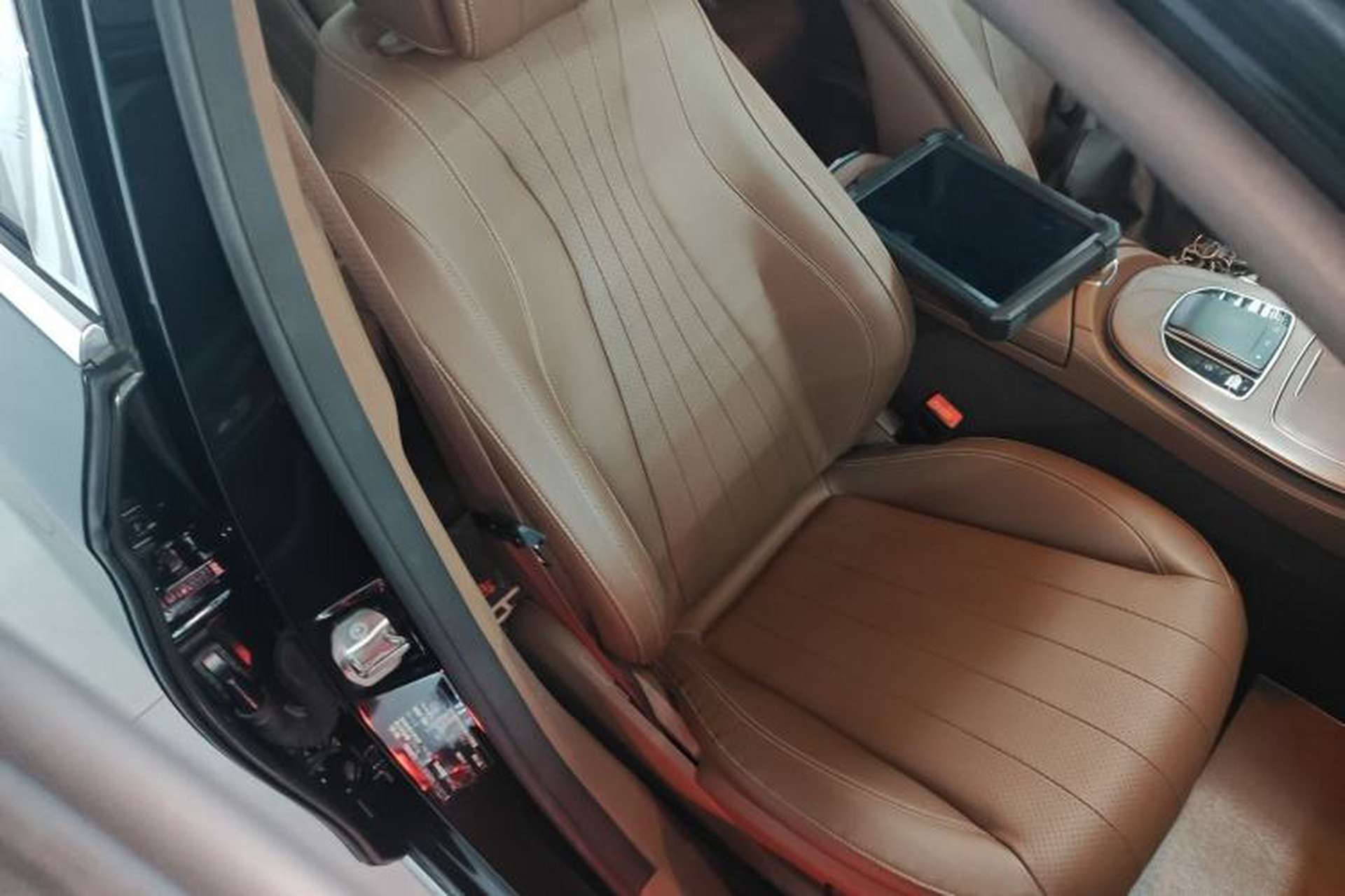 Used Mercedes-Benz E-Class 2022 E 300 L Stylish Model Right Front Seat