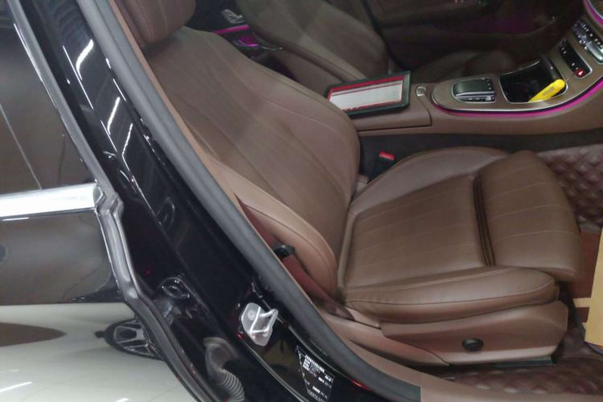 Used Mercedes-Benz E-Class 2022 Updated E 300 L Luxury Edition Right Front Seat