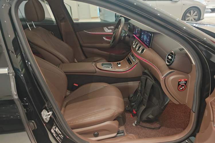 Used Mercedes-Benz E-Class 2022 Revised Version E 300 L Luxury Edition Right Front Seat