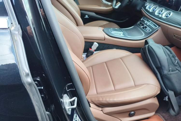 Used Mercedes-Benz E-Class 2022 Revised Version E 300 L Sporty and Stylish Edition Right Front Seat