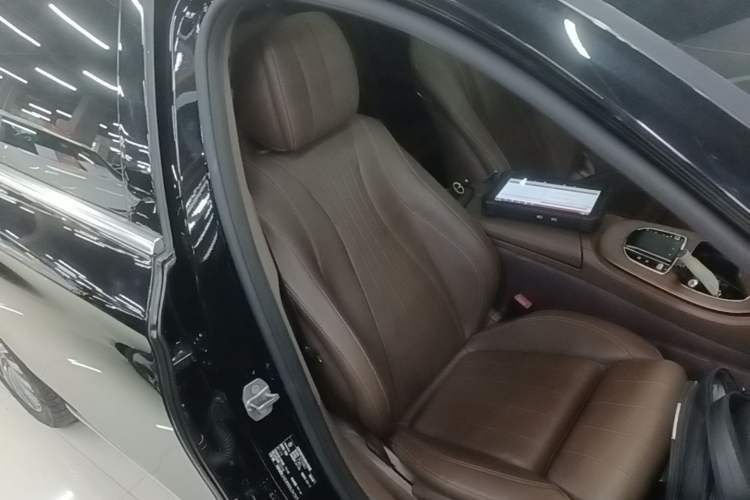Used Mercedes-Benz E-Class 2022 E 300 L Luxury Model Right Front Seat