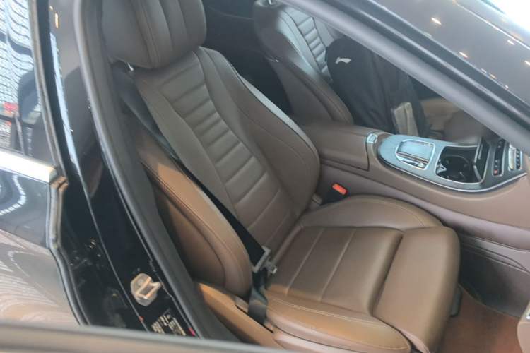 Used Mercedes-Benz E-Class 2022 Revised E 300 L Sporty and Stylish Edition Right Front Seat