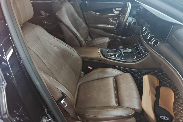 Used Mercedes-Benz E-Class 2022 Updated E 300 L Luxury Edition Right Front Seat