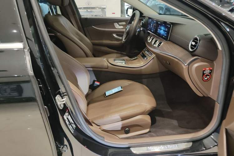 Used Mercedes-Benz E-Class 2022 Revised Version E 300 L Luxury Edition Right Front Seat