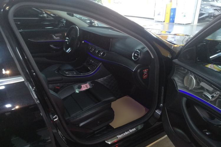 Used Mercedes-Benz E-Class 2022 Second Facelift E 300 L Sport Luxury Edition Right Front Seat