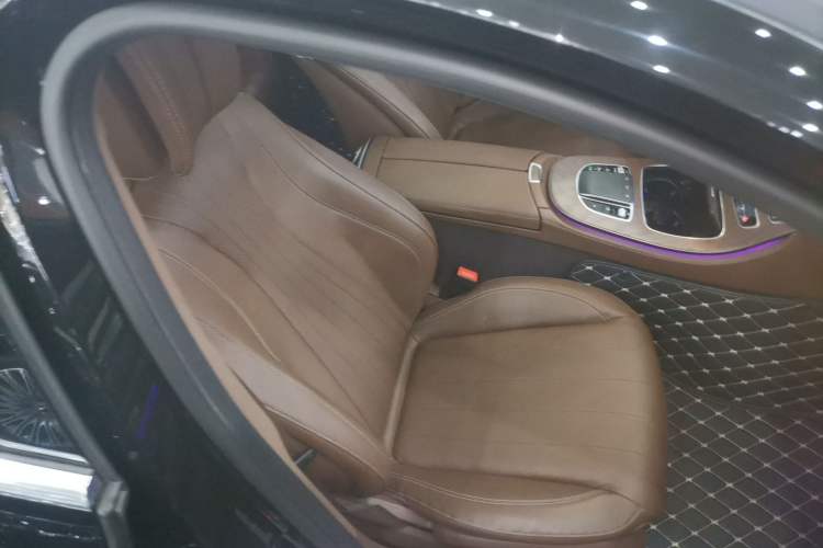 Used Mercedes-Benz E-Class 2022 Revised Version E 300 L Fashion Edition Right Front Seat