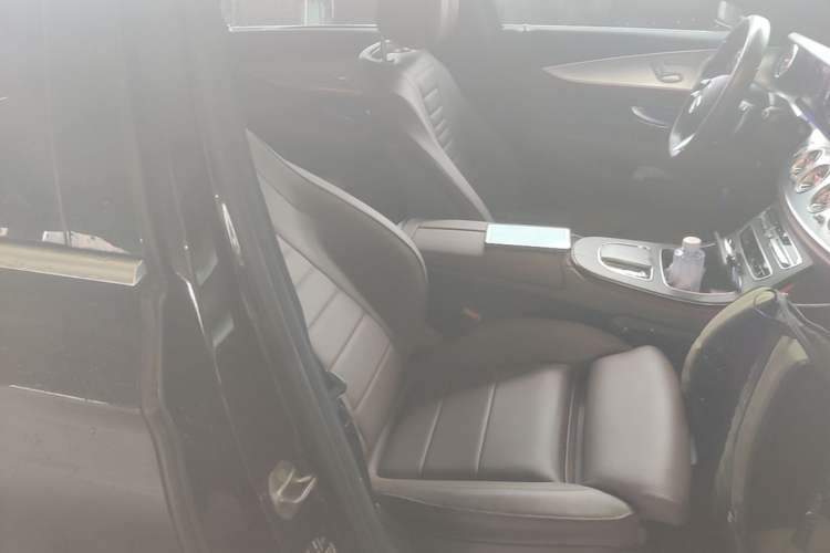 Used Mercedes-Benz E-Class 2022 Second Facelift E 300 L Sport Luxury Edition Right Front Seat