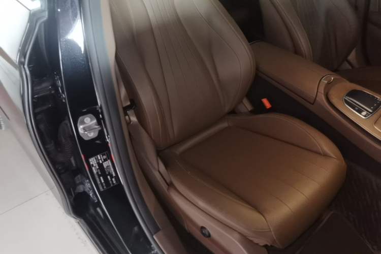 Used Mercedes-Benz E-Class 2022 E 300 L Stylish Model Right Front Seat