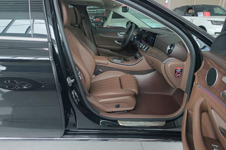 Used Mercedes-Benz E-Class 2022 Second Facelift E 300 L Fashion Edition Right Front Seat