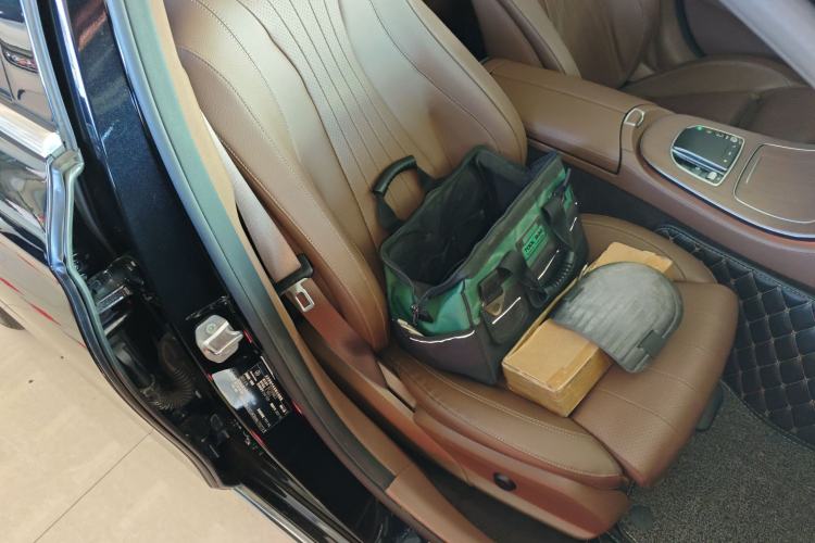 Used Mercedes-Benz E-Class 2022 Updated E 300 L Stylish Edition Right Front Seat