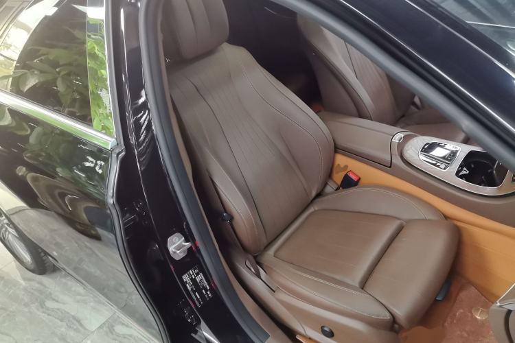 Used Mercedes-Benz E-Class 2022 Updated E 300 L Luxury Edition Right Front Seat