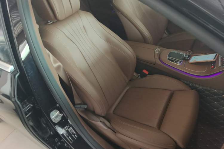 Used Mercedes-Benz E-Class 2022 Second Facelift E 300 L Fashion Edition Right Front Seat