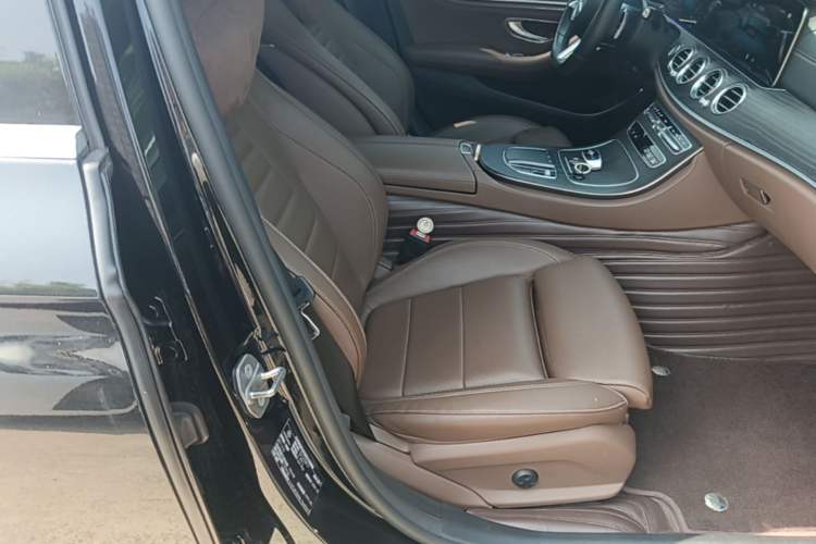 Used Mercedes-Benz E-Class 2022 Revised E 300 L Sporty and Stylish Edition Right Front Seat