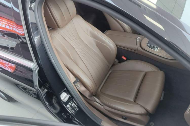 Used Mercedes-Benz E-Class 2022 Updated E 260 L Right Front Seat
