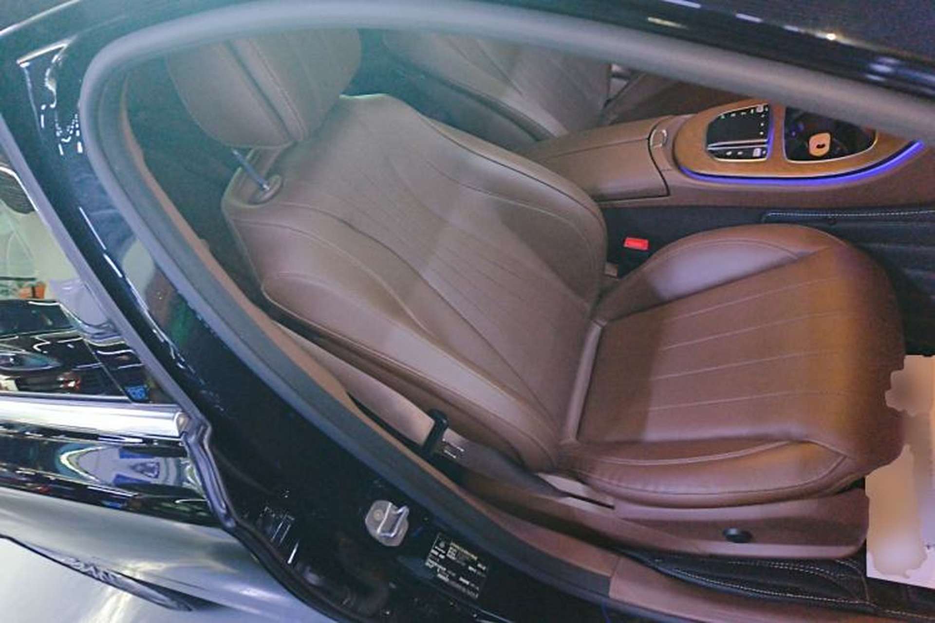 Used Mercedes-Benz E-Class 2022 E 300 L Luxury Model Right Front Seat