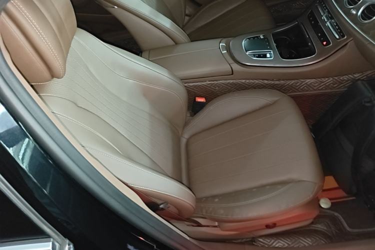 Used Mercedes-Benz E-Class 2022 Revised Version E 300 L Luxury Edition Right Front Seat