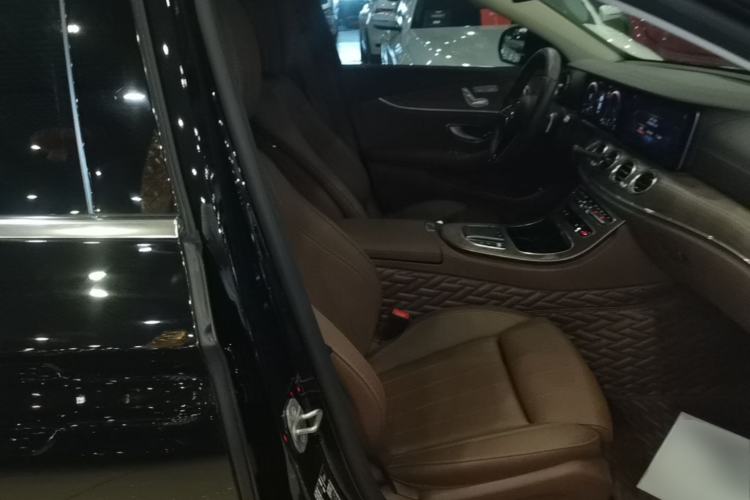 Used Mercedes-Benz E-Class 2022 Second Facelift E 300 L Luxury Edition Right Front Seat
