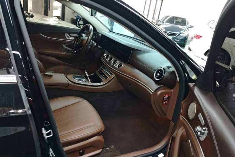 Used Mercedes-Benz E-Class 2022 Revised Version E 300 L Luxury Edition Right Front Seat