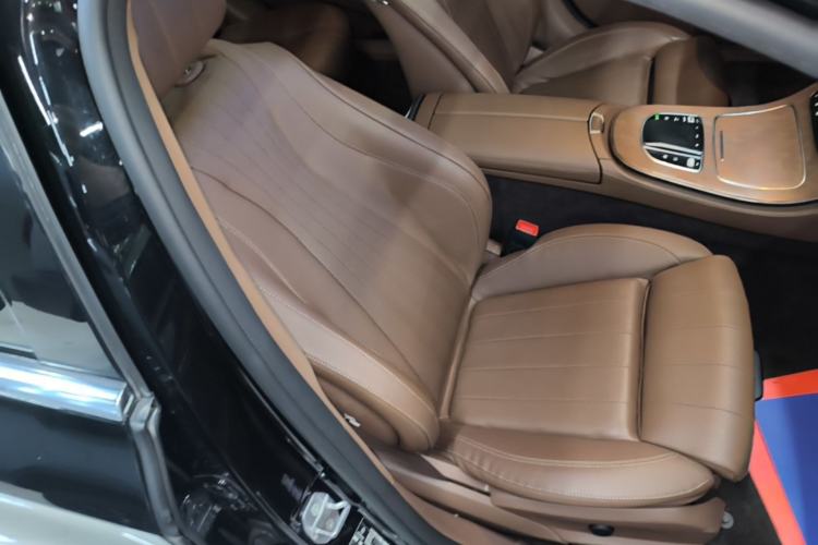 Used Mercedes-Benz E-Class 2022 Updated E 300 L Luxury Edition Right Front Seat