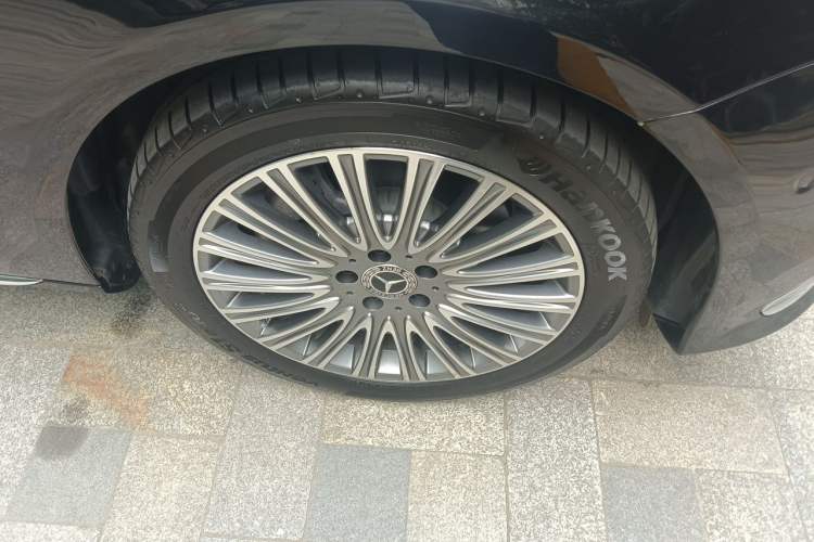 Used Mercedes-Benz E-Class 2022 E 300 L Luxury Model Right Front Wheel Hub