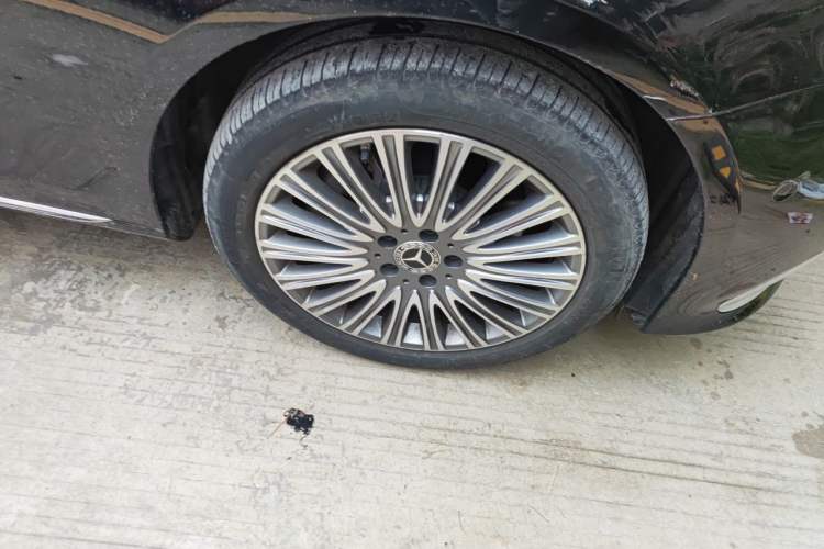 Used Mercedes-Benz E-Class 2022 Revised Version E 300 L Luxury Edition Right Front Wheel Hub