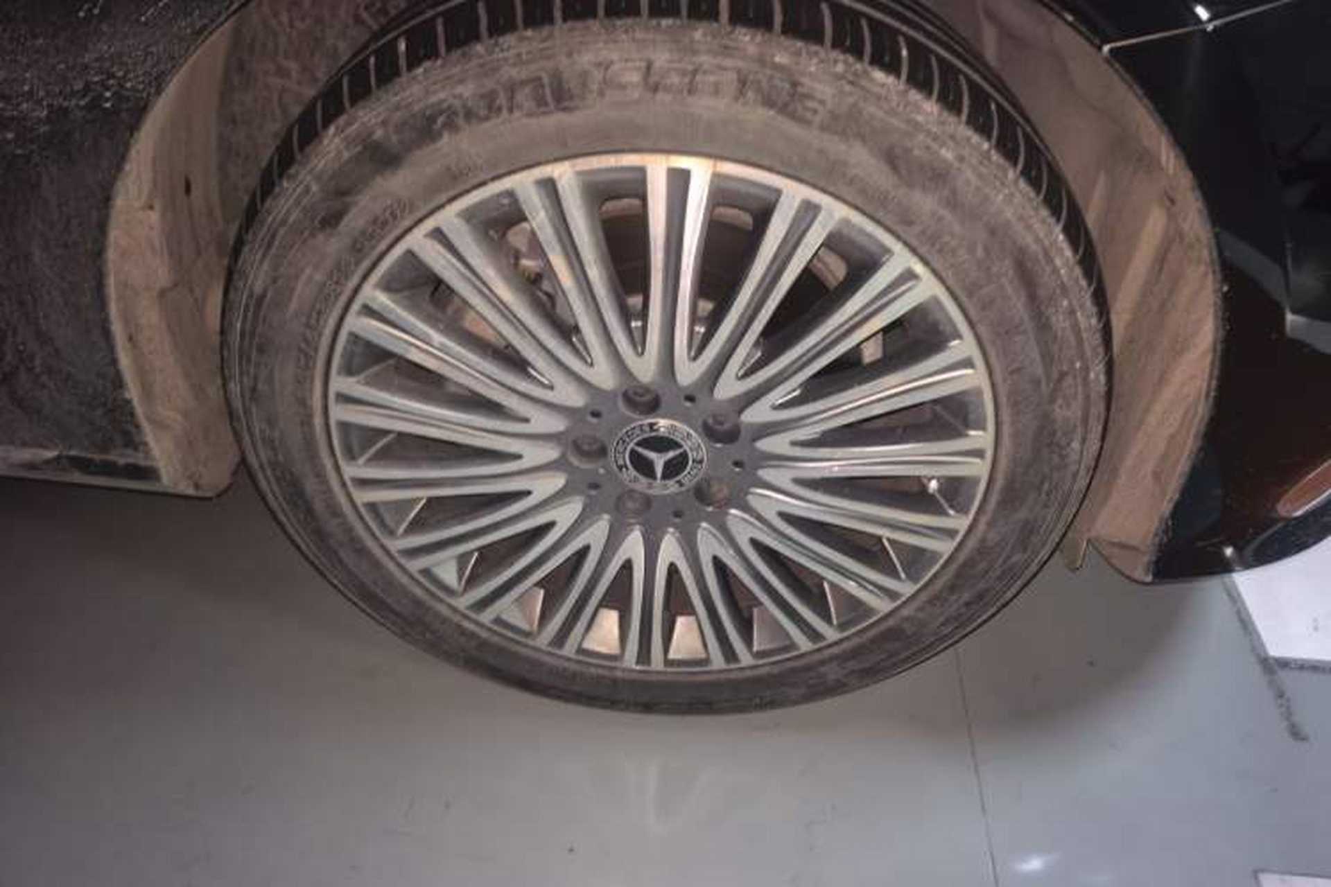 Used Mercedes-Benz E-Class 2022 Revised Version E 300 L Fashion Edition Right Front Wheel Hub