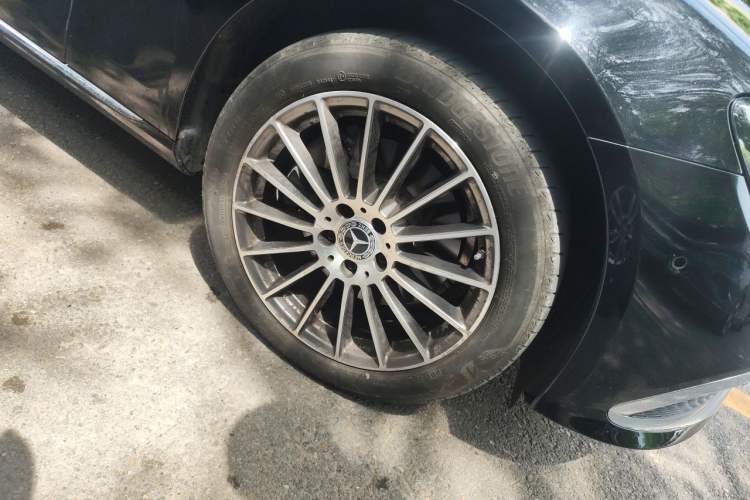 Used Mercedes-Benz E-Class 2022 E 260 L Right Front Wheel Hub
