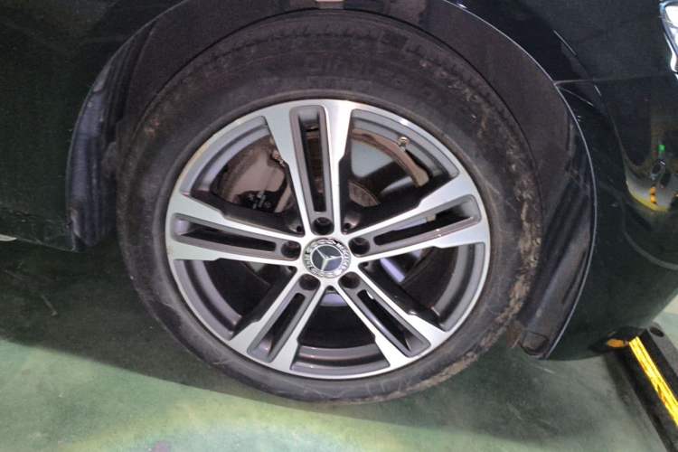 Used Mercedes-Benz E-Class 2022 E 260 L Sport Edition Right Front Wheel Hub