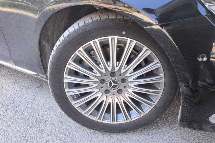 Used Mercedes-Benz E-Class 2022 Revised Version E 300 L Fashion Edition Right Front Wheel Hub