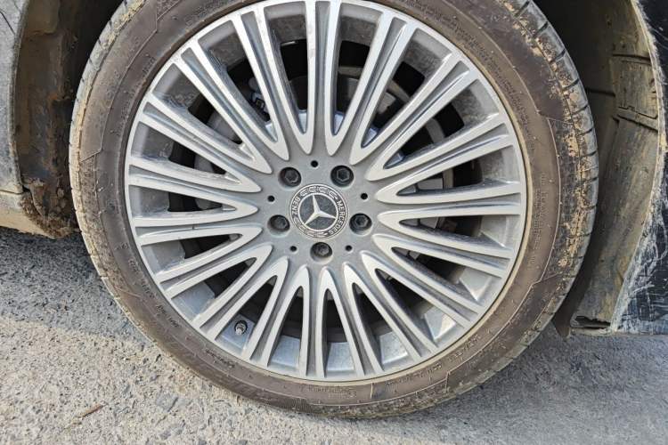 Used Mercedes-Benz E-Class 2022 Revised Version E 300 L Fashion Edition Right Front Wheel Hub