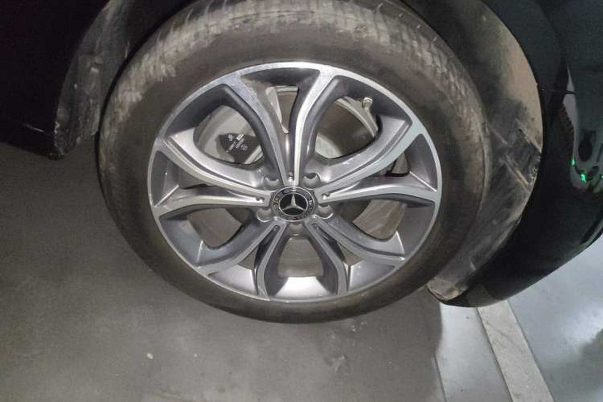 Used Mercedes-Benz E-Class 2022 Revised E 300 L Sport Luxury Edition Right Front Wheel Hub