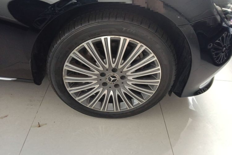 Used Mercedes-Benz E-Class 2022 Second Facelift E 300 L Luxury Edition Right Front Wheel Hub