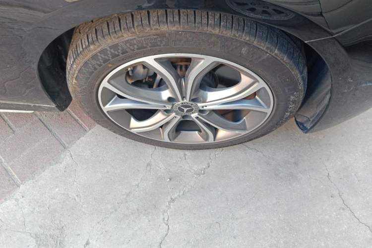 Used Mercedes-Benz E-Class 2022 Revised E 300 L Sporty and Stylish Edition Right Front Wheel Hub