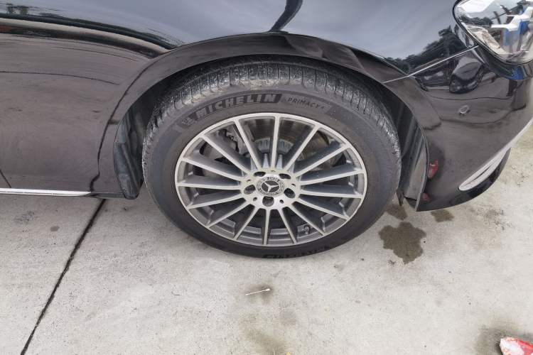 Used Mercedes-Benz E-Class 2022 Updated E 260 L Right Front Wheel Hub